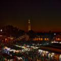 Hoe warm is het in Marrakech in november en wat trek je 's avonds aan?