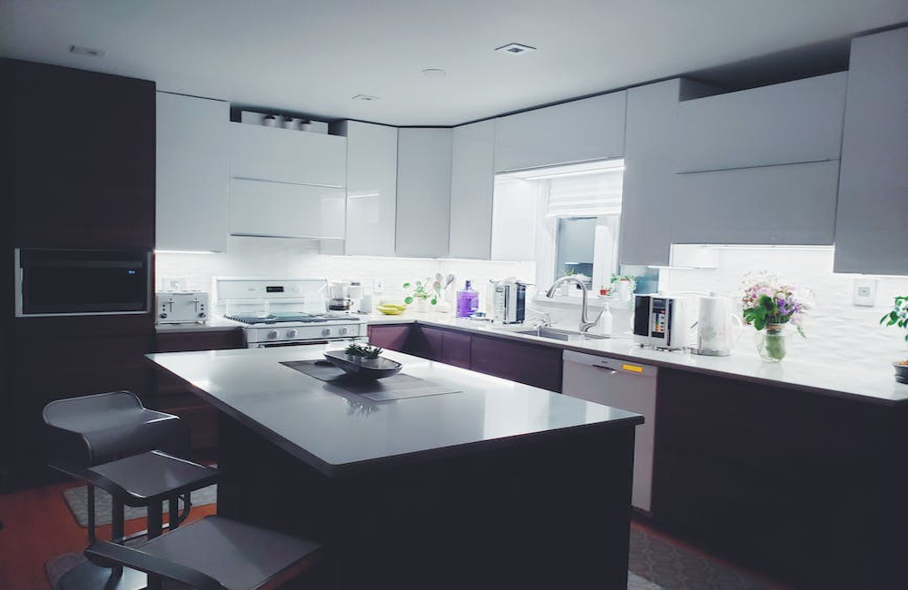 Een nieuwe keuken uitzoeken met een showroom aan huis