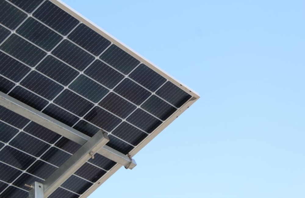 Hoe verhoog je het eigen verbruik van zonne-energie met een thuisbatterij?