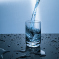Waarom smaakt kraanwater soms anders in verschillende steden?