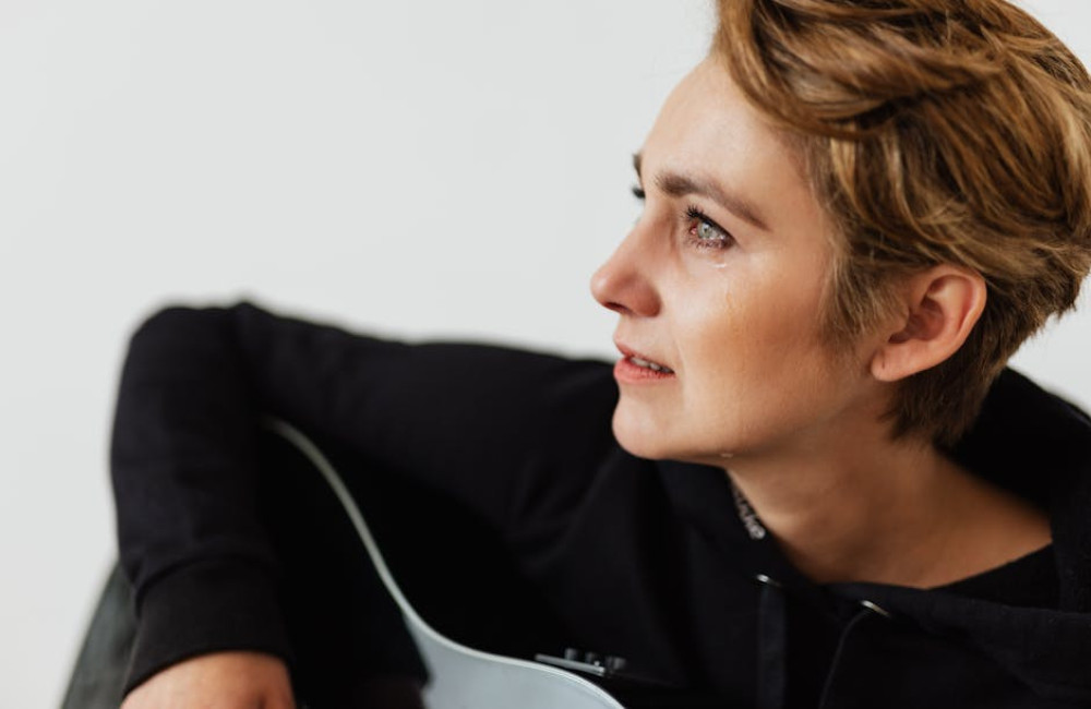 Waarom sluiten we onze ogen als we niezen