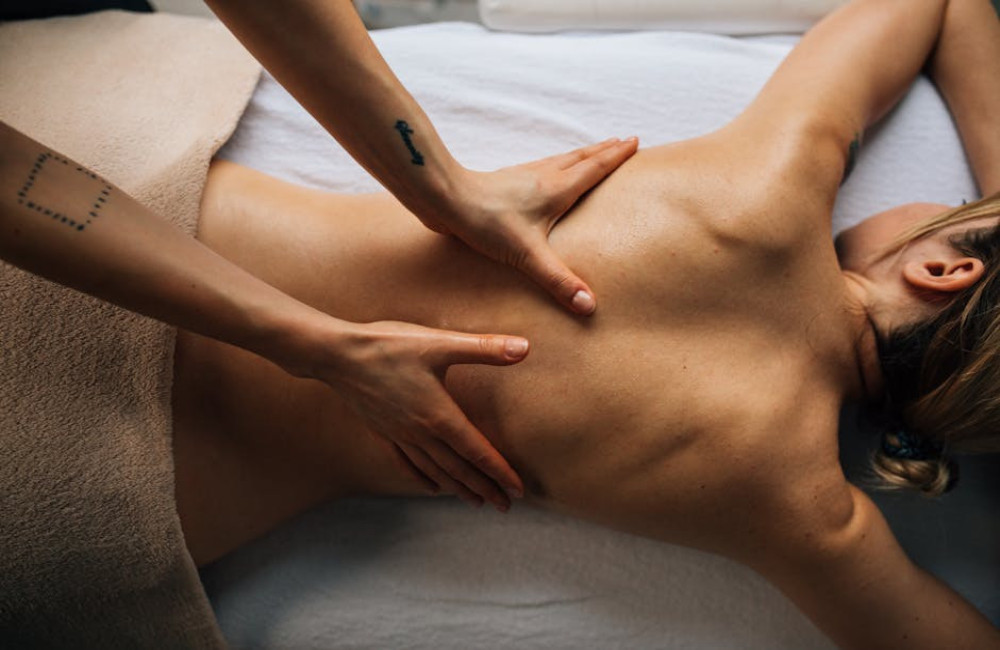 Tijd voor jullie samen? Boek een couples massage in Amsterdam